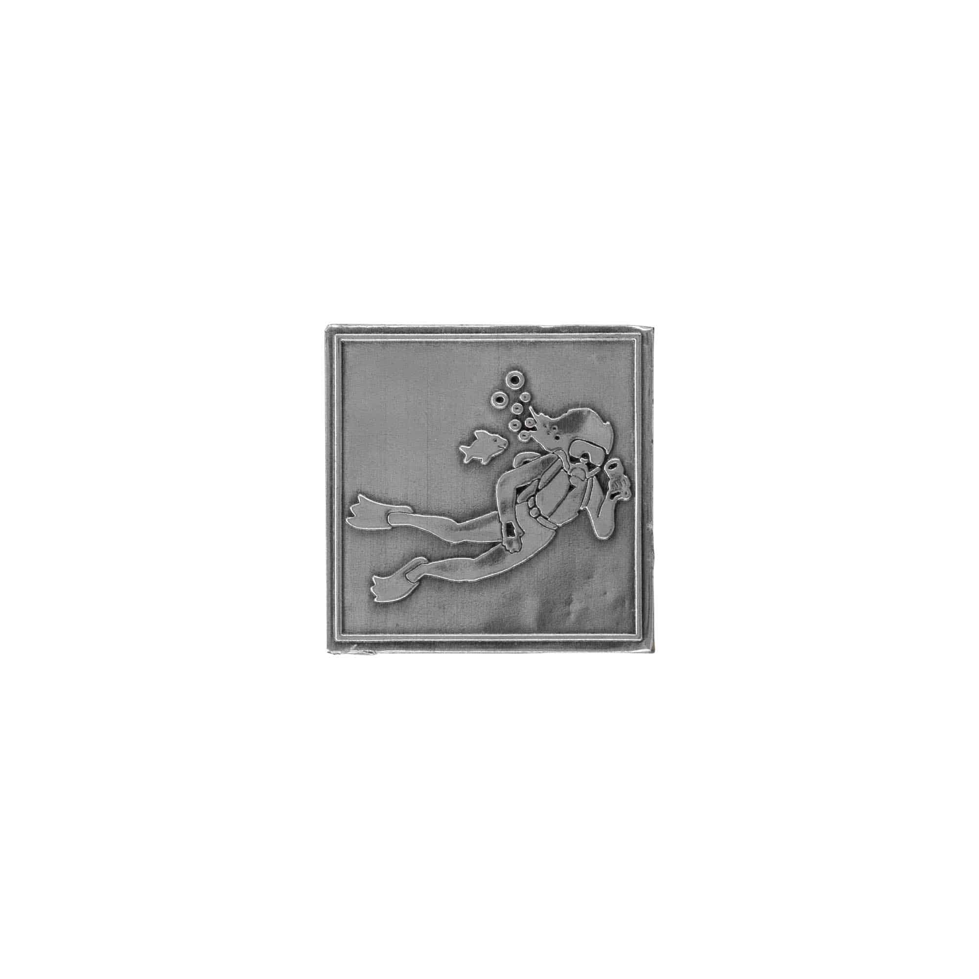 Limena etiketa 'Ronilac', kvadratna, metal, srebrna Limena etiketa 'Ronilac', kvadratna, metal, srebrna